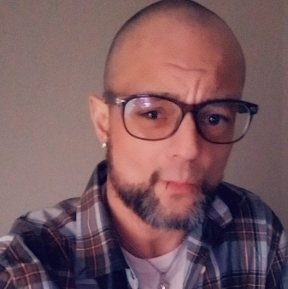 Meet your Posher, Rob - Picture 2 of 2